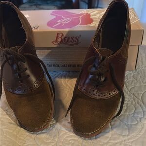 Bass Women’s Two-Tone Brown Oxford Shoes